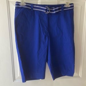 Kim Rogers dress/casual size 10P royal blue shorts with blue/white belt-preowned